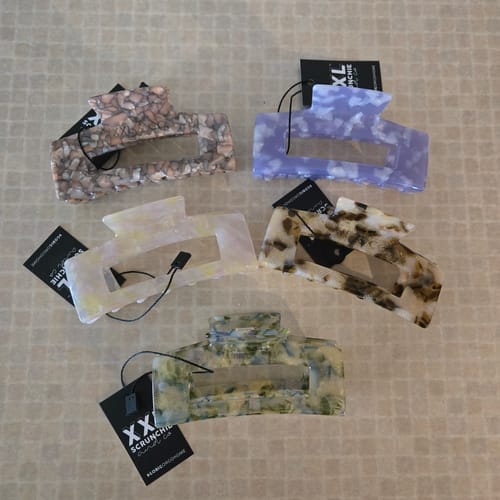 Customer photo review of Mystery 5-Pack Hair Claws Medium