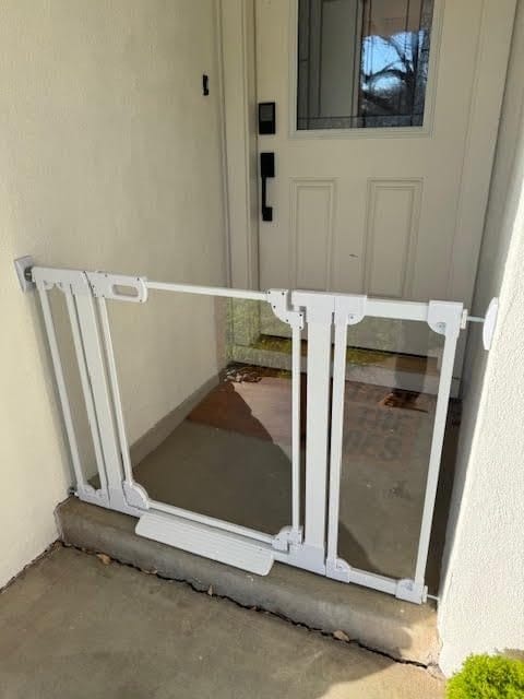 Customer photo review of FairyBaby 30" Tall Crystal Acrylic Pressure Mounted Dog Gate
