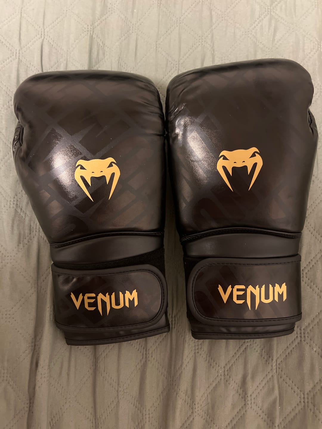 Customer photo review of Venum Bokshandschoenen Contender 1.5 XT - Zwart/Goud