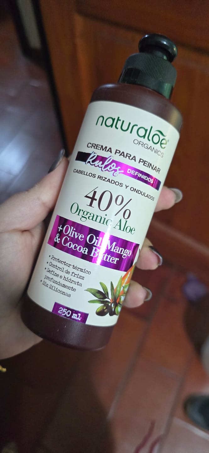 Customer photo review of Crema de Peinar Rulos Definidos 250ml