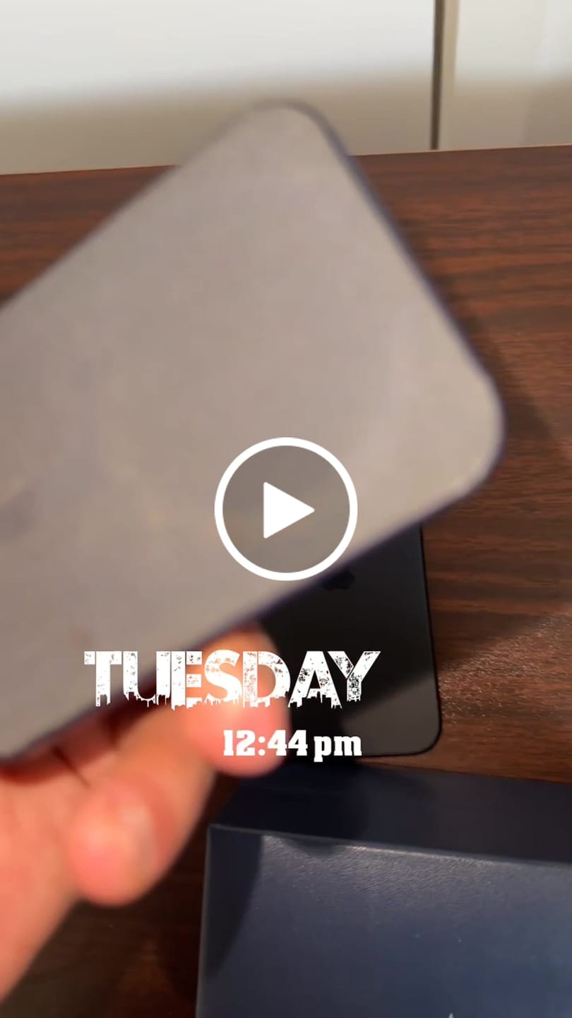 Customer video review of MAGSAFE MOBILE WALLET WITH STAND