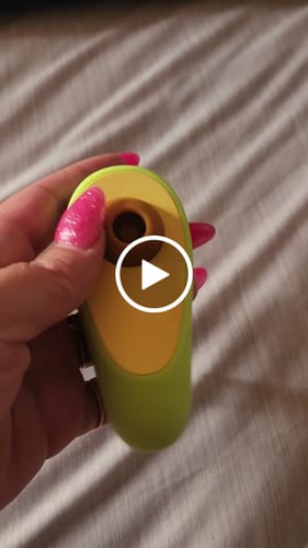 Customer video review of Avo Clitoral Massager