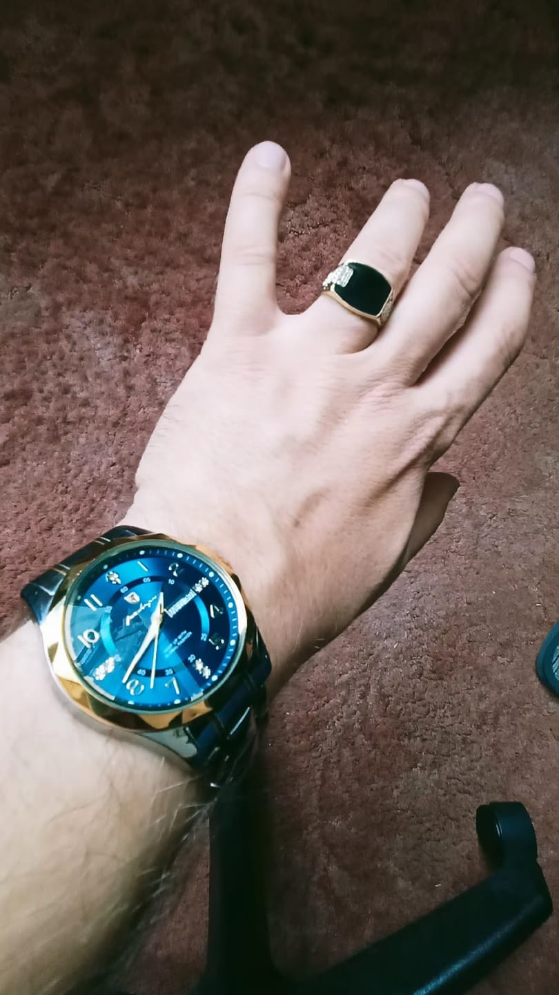 Customer photo review of Multifunktionale Wasserdichte Sportuhr für Herren - Titan