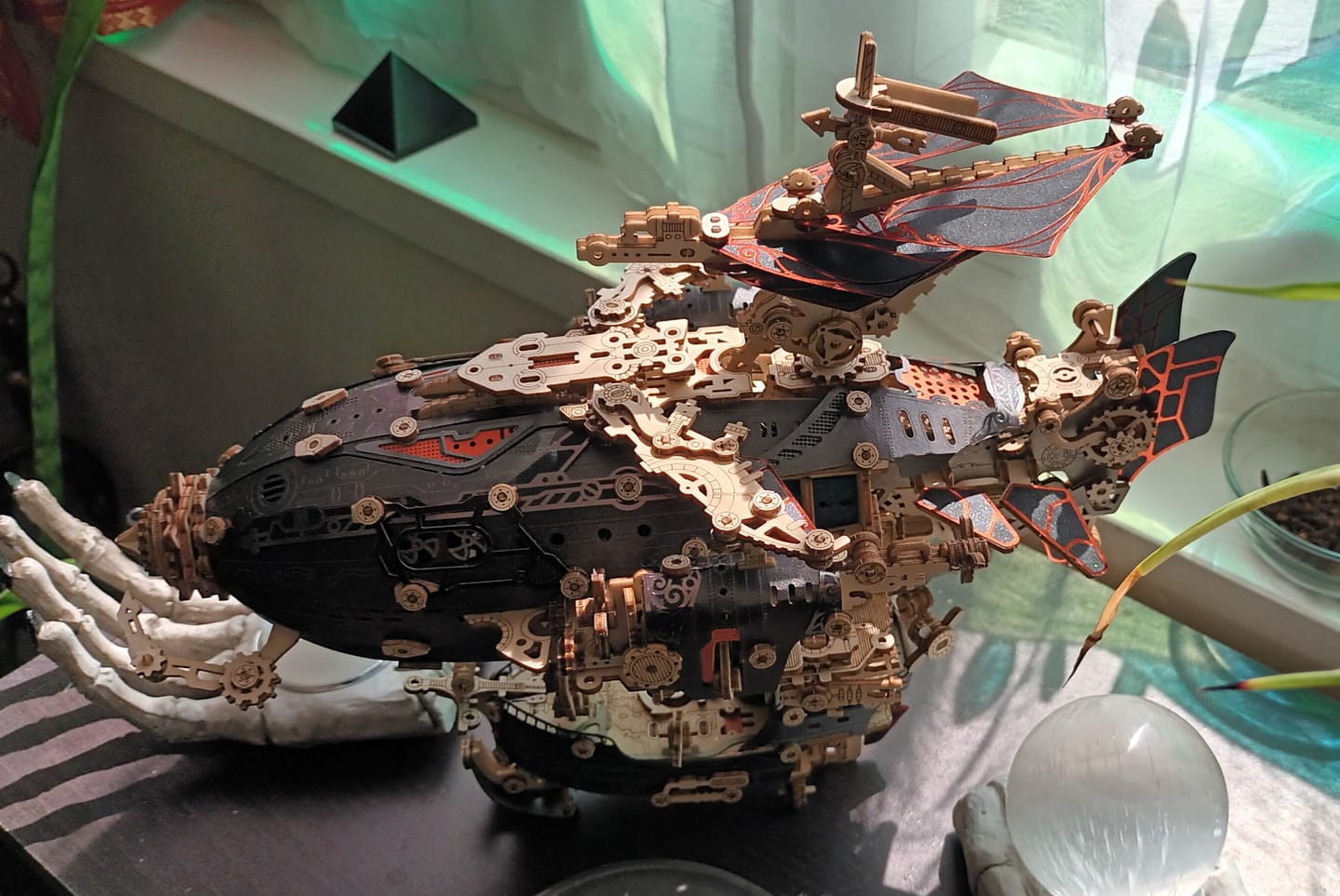 Customer photo review of Rokrgeek Steampunk Airships 3D Wooden Puzzle