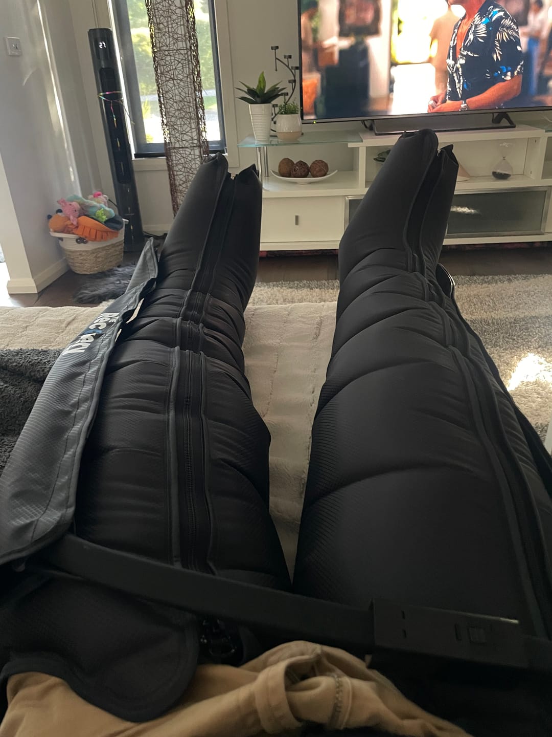 Customer photo review of RECHARGEABLE Full Leg 6 Chamber Air Compression Boots 3.0