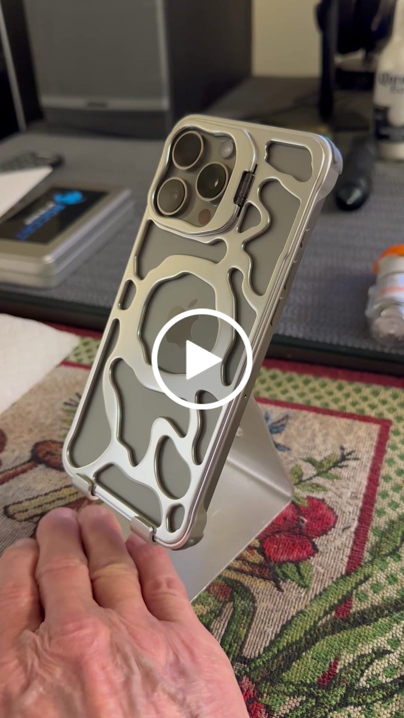 Customer video review of ShadowForge X MagSafe iPhone Case