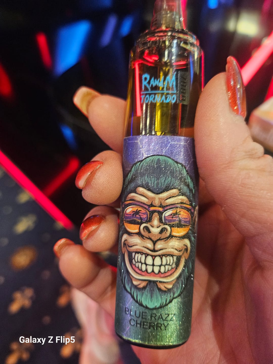 Customer photo review of RAndM Tornado 7000 Puffs Disposable Vape