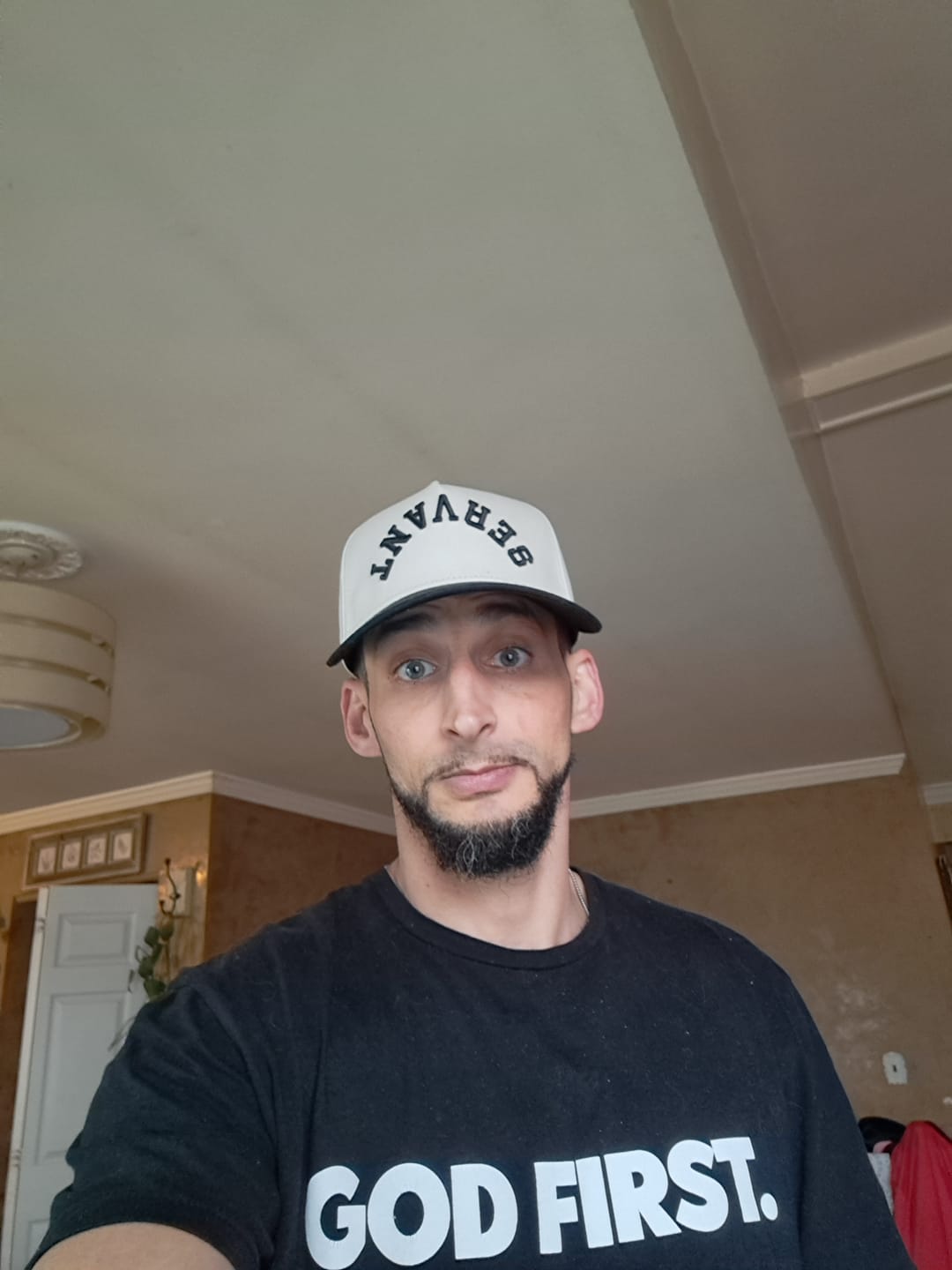 Customer photo review of ‘SERVANT’ Premium SnapBack - Cream/Black