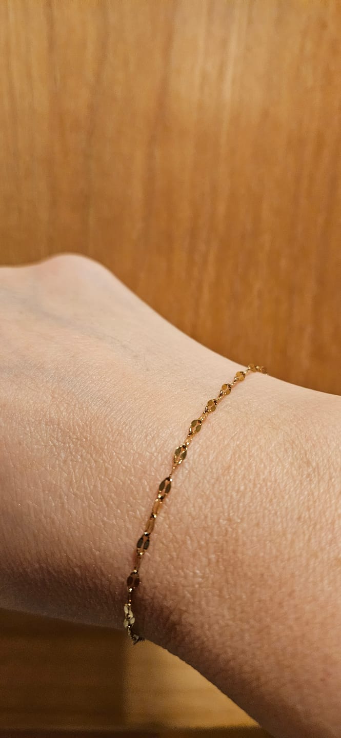 Customer photo review of Single Dainty Bracelet