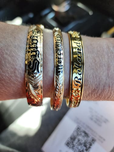 Customer photo review of 8mm Kamea Heirloom Enamel Border Bangle