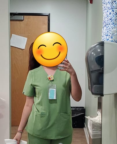 Customer photo review of Women's 6-Pocket Jogger