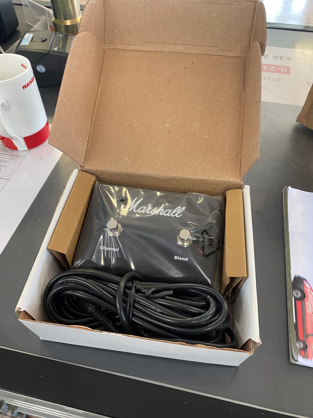 Customer photo review of Marshall PEDL-90005 Channel / Blend no LED 2 knob footswitch