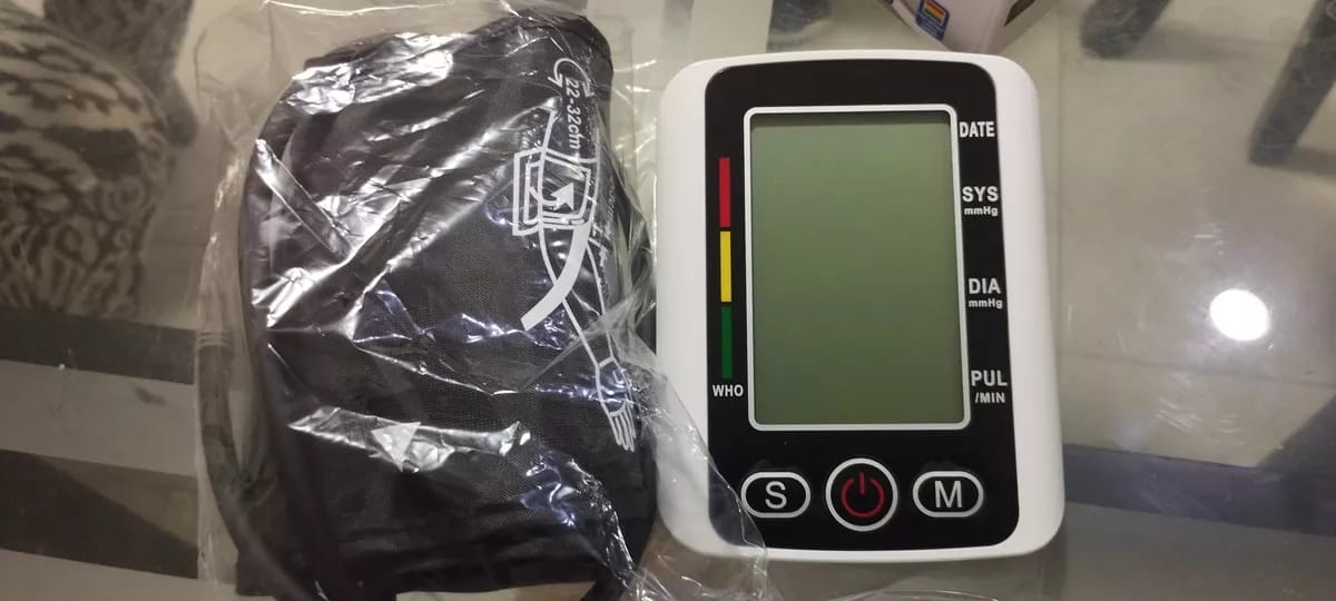 Customer photo review of Tensiómetro Digital Profesional Brazo Exacto +voz En Español