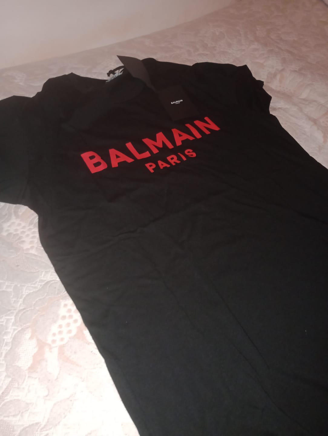 Customer photo review of T-shirt BALMAIN stampa logo roso nera