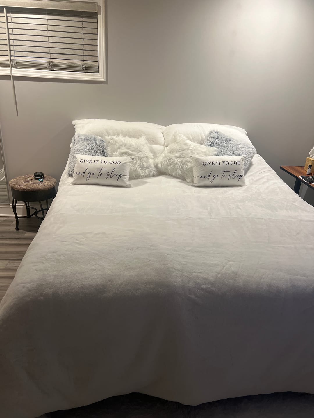 Customer photo review of The CYRA Ultra-Soft Velvet Bedding Set