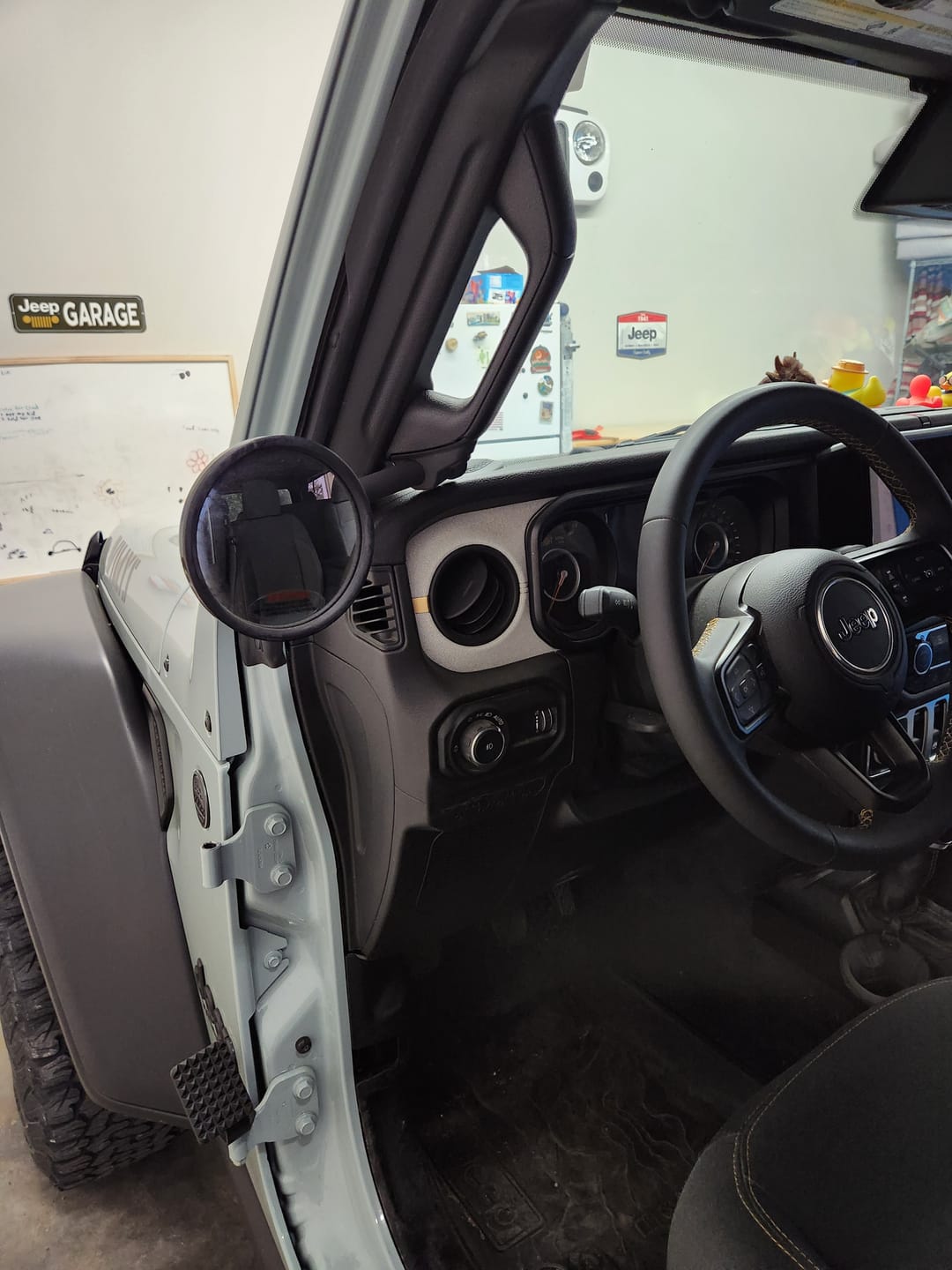 Customer photo review of JL/JLU A-Pillar Side Jeep Mirrors with Base Mount Driver AND Passenger