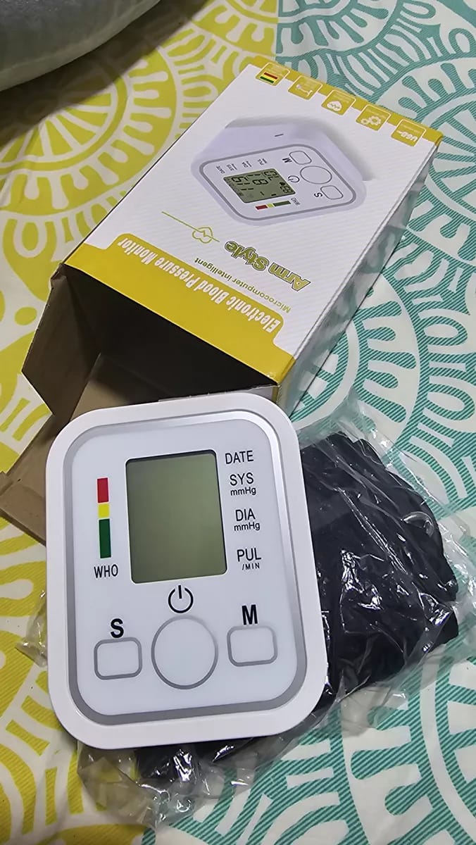 Customer photo review of Tensiómetro Digital Profesional Brazo Exacto +voz En Español