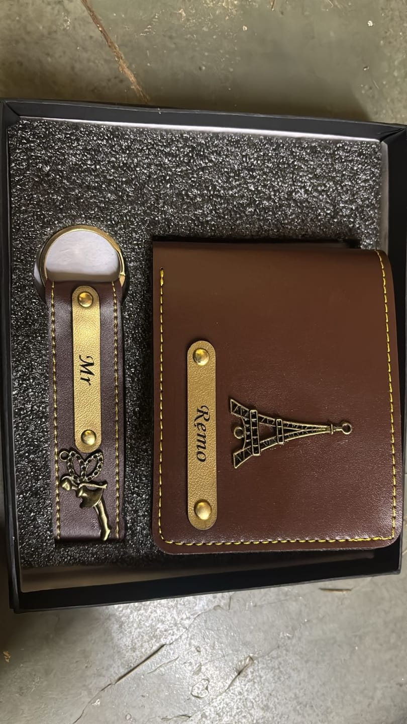 Customer photo review of Combo Of Wallet And Keychain