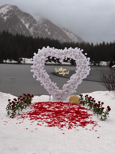 Customer photo review of 8ft White Rose Flower Wall Romantic Atmosphere Heart Shaped Wedding Decoration Indoor