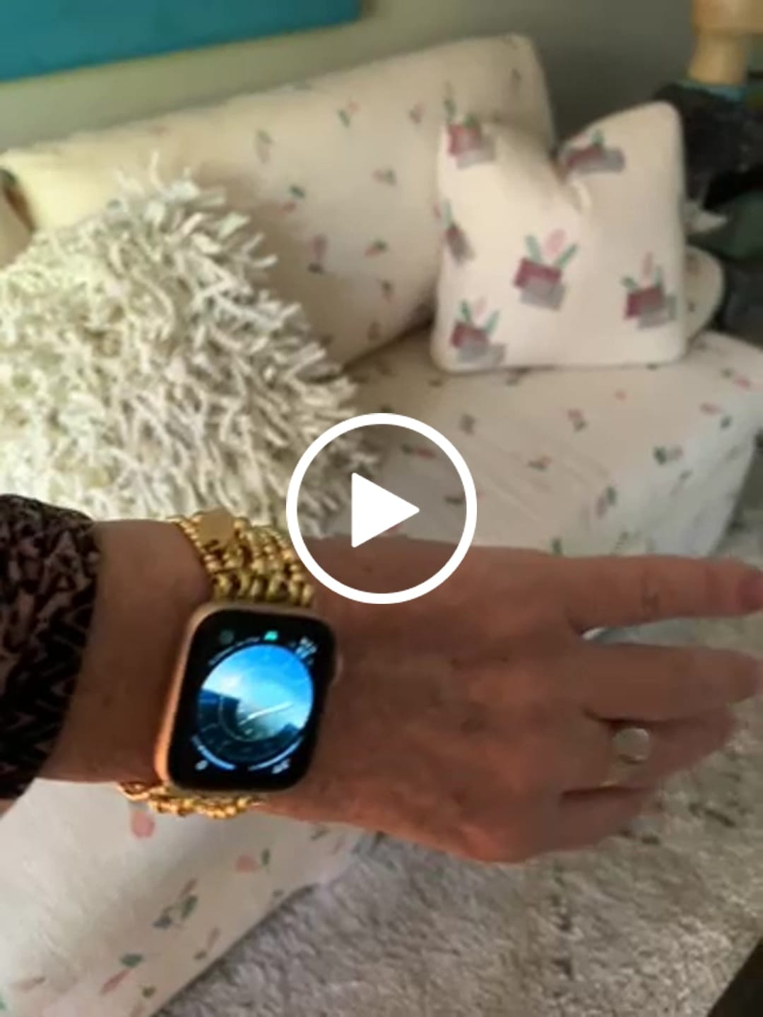 Customer video review of Golden Demure Stretch Apple Watch Strap