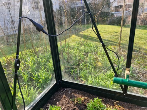 Customer photo review of Elektrogewächshausheizung Kompakter Frostwächter mit 135 Watt