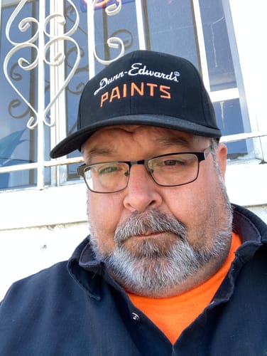Customer photo review of Dunn-Edwards Adjustable Baseball Cap, White & Black