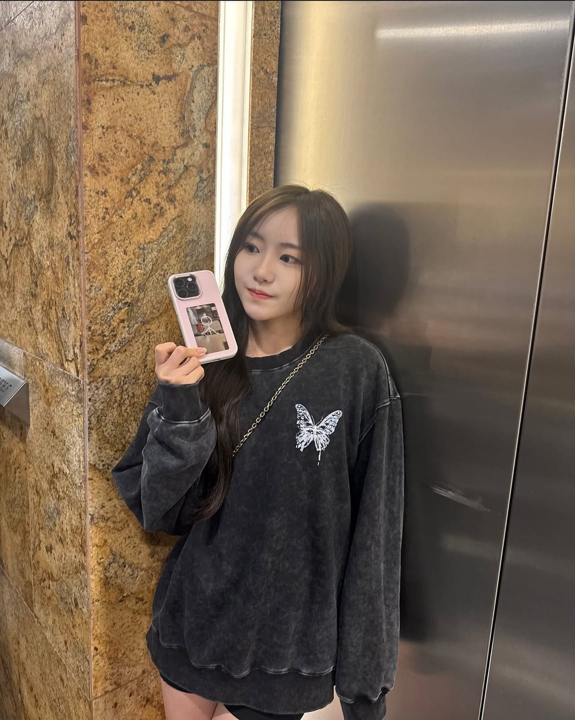Customer photo review of iPhone 13 DIY-Anytime Phone Case with Ring Stand