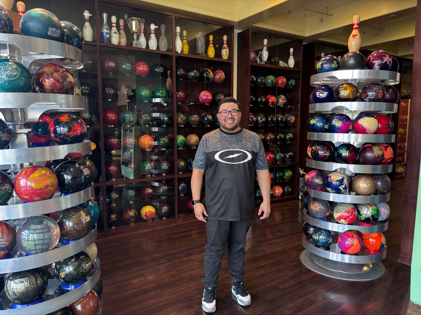 Customer photo review of CHRIS VIA 2025 - ELEPHANT - BOWLING JERSEY