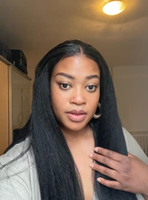 Customer photo review of MORE FACE Pre-bleached Kinky Straight Wear Go Glueless Wig 7x5 Pre-cut HD Lace Pre-plucked