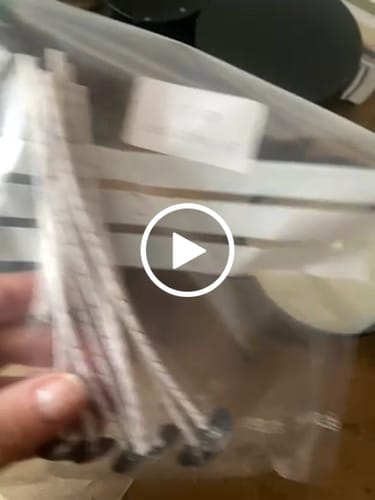 Customer video review of MECHAS PARA VELAS ENCERADAS Y CORTADAS A MEDIDA