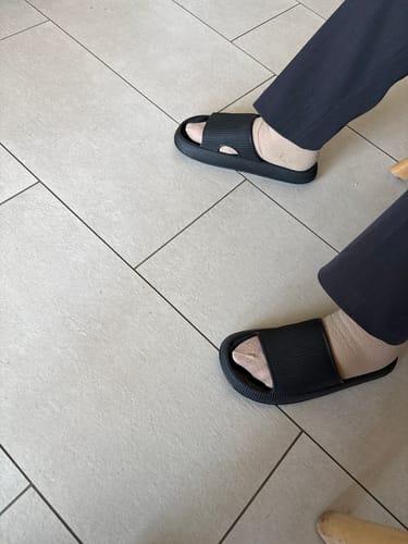 Customer photo review of Orthopädischer Hausschuh Cloudly™