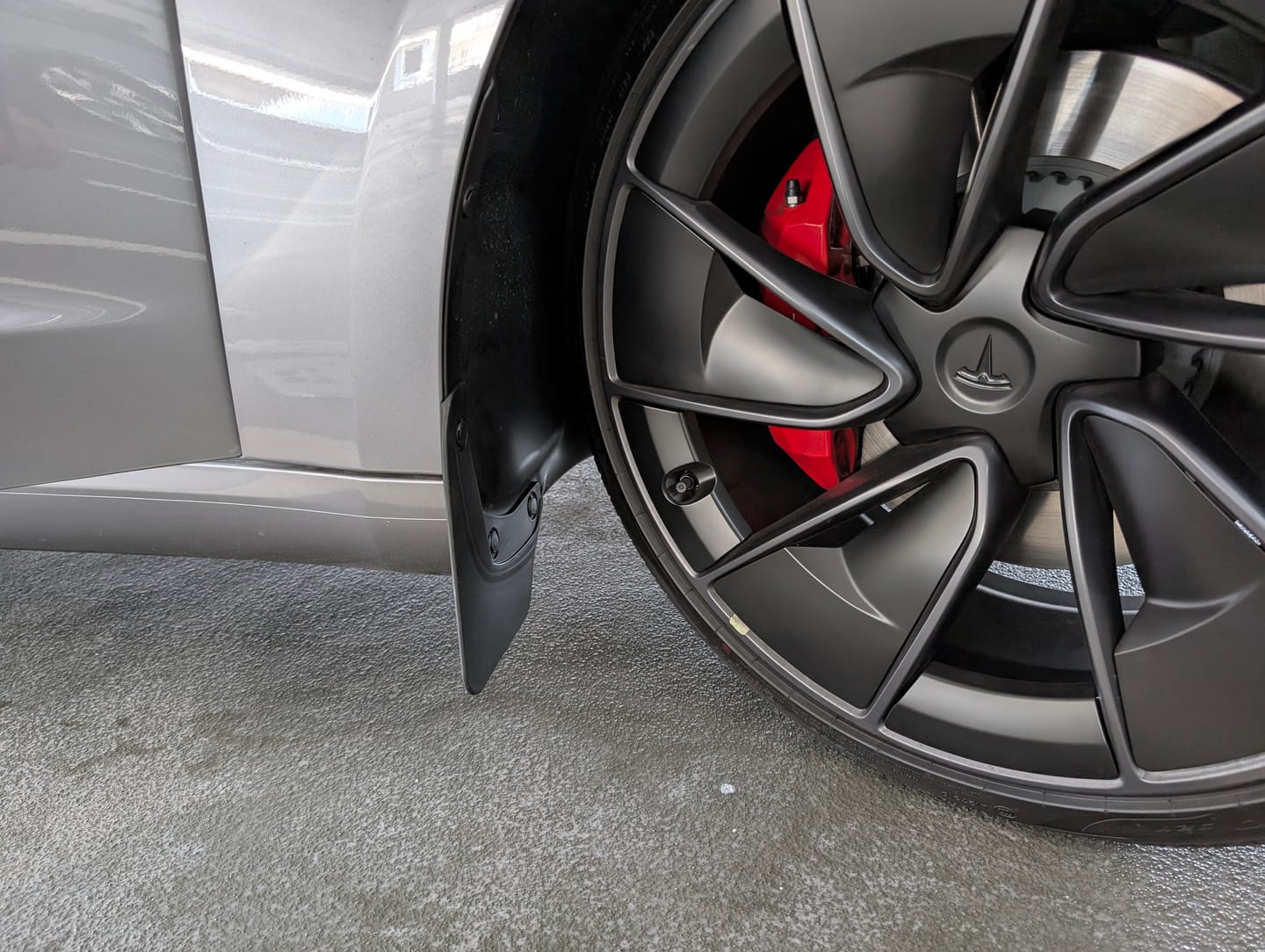 Customer photo review of TPARTS Mud Flaps Splash Guards for Tesla Model 3 （Set of 4)