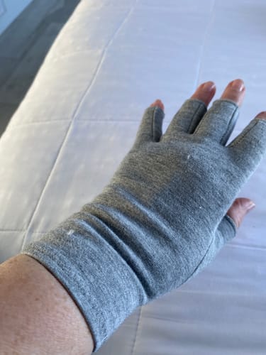 Customer photo review of Premium Onecompress™ Gloves