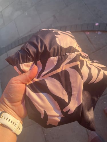 Customer photo review of Lässiges Kleid mit kontrastierendem Blätter-Print