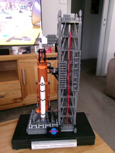 Customer photo review of Moon landing: SLS Space Launch System 907pcs