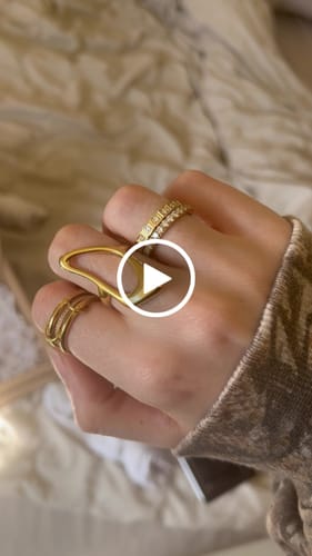 Customer video review of Izzie Ring