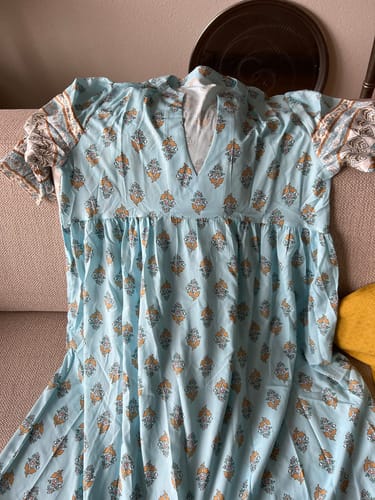 Customer photo review of Lässiges bedrucktes kleid mit v-ausschnitt und halblangen ärmeln