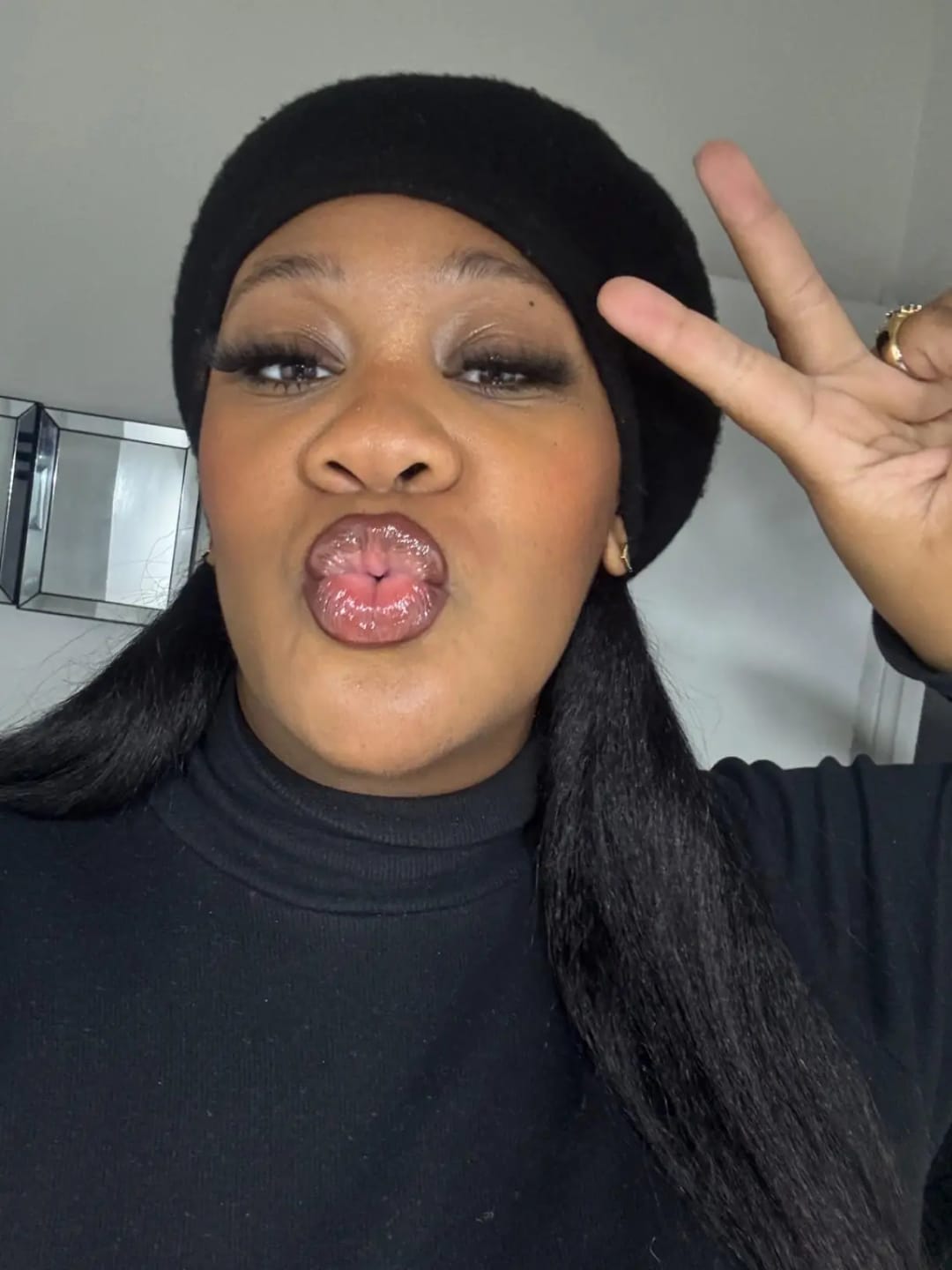 Customer photo review of MORE FACE Pre-bleached Kinky Straight Wear Go Glueless Wig 7x5 Pre-cut HD Lace Pre-plucked