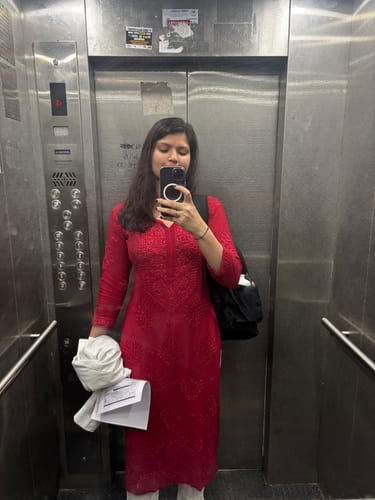 Customer photo review of Hoor Maroon Viscose Georgette kurta