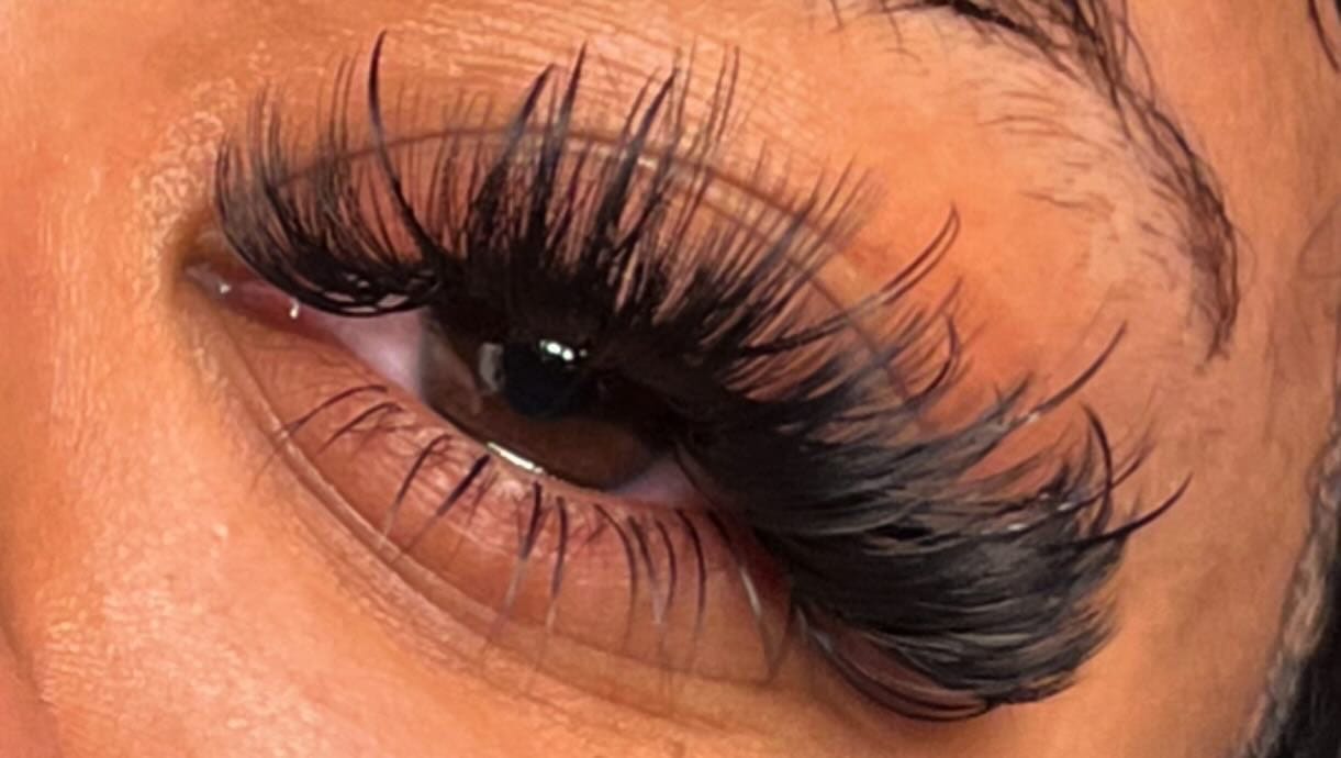 Customer photo review of Premium Eyelash Extensions 0.05mm