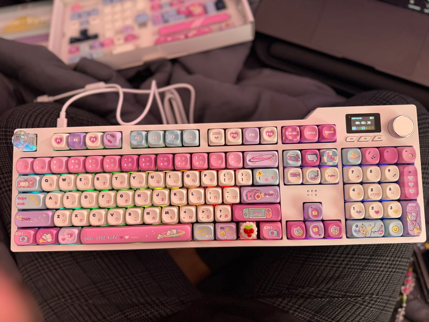 Customer photo review of KiiBOOM x Elyxirine Digital Dreams: Pastel Y2K Keycap Set