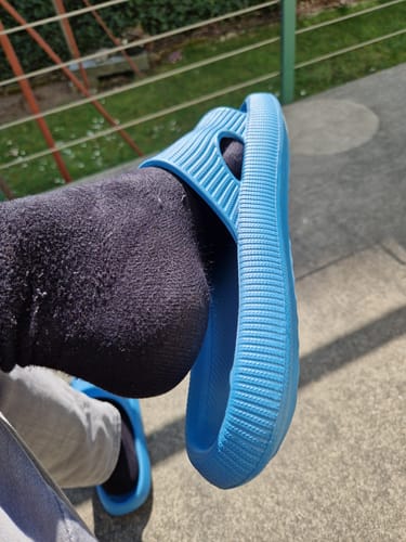 Customer photo review of Orthopädischer Hausschuh Cloudly™