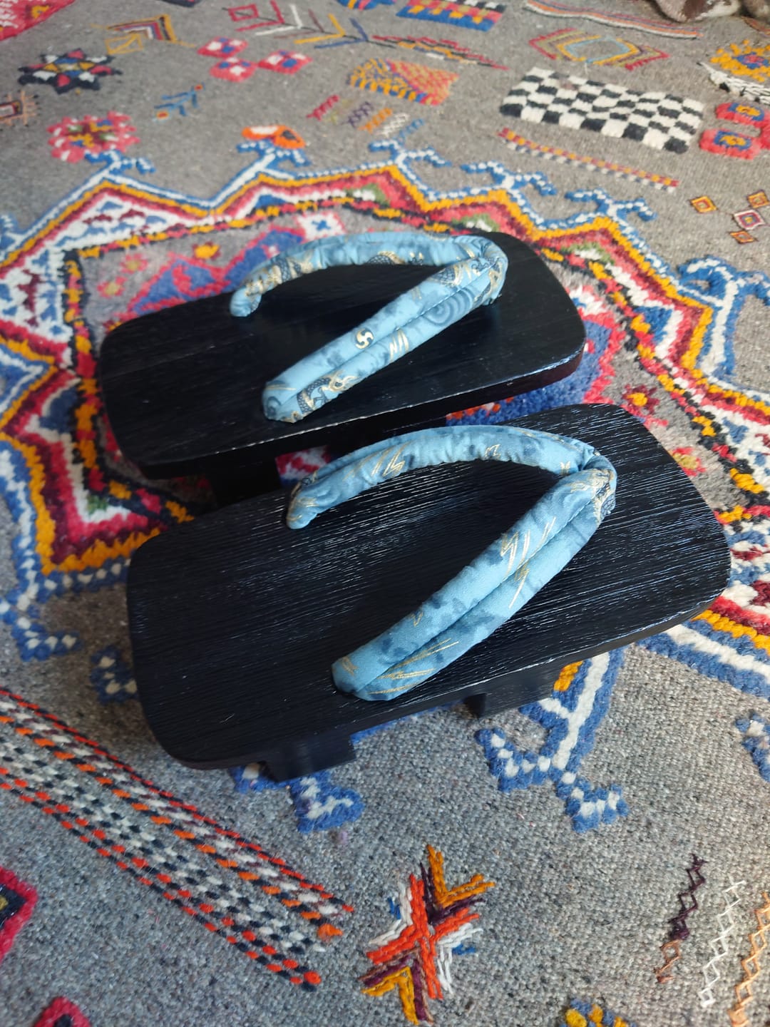 Customer photo review of Men’s Traditional Japanese Sandals 【Golden Dragon】