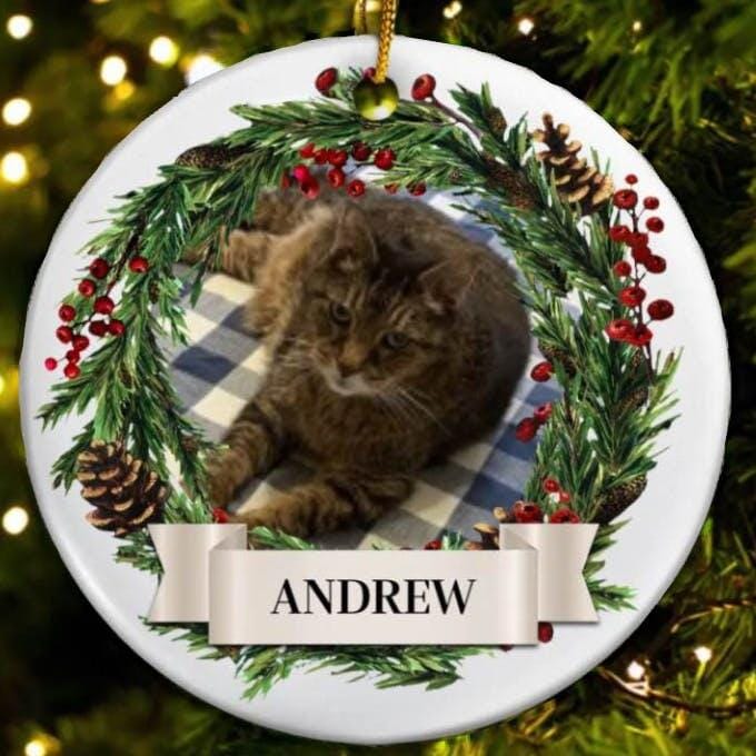 Customer photo review of Custom Photo Lovely Pet Face - Christmas Gift For Pet Lovers, Pet Memorial - Personalized Circle Ceramic Ornament OW0002