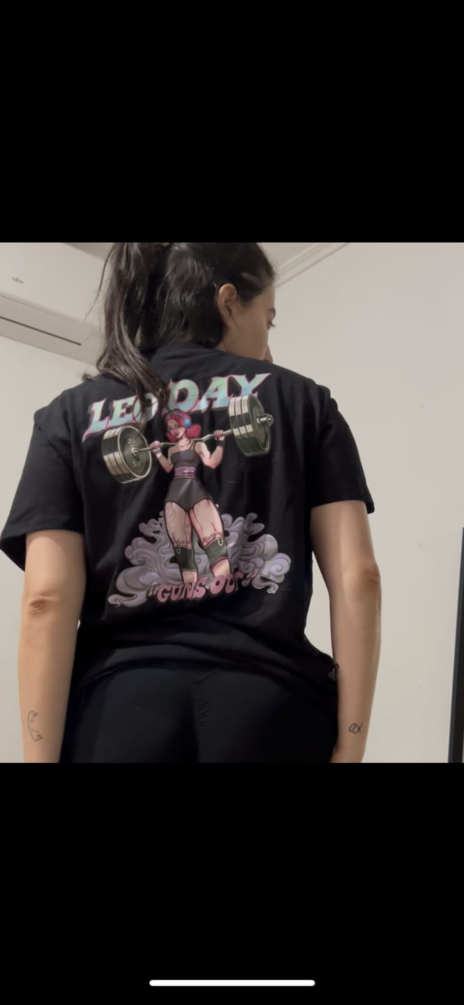 Customer photo review of Leg Day Graphic Classic Fit T-Shirt