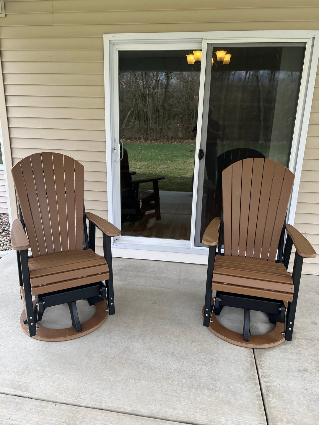 Customer photo review of DURAWEATHER POLY® Swivel Rocking Porch Glider Chair