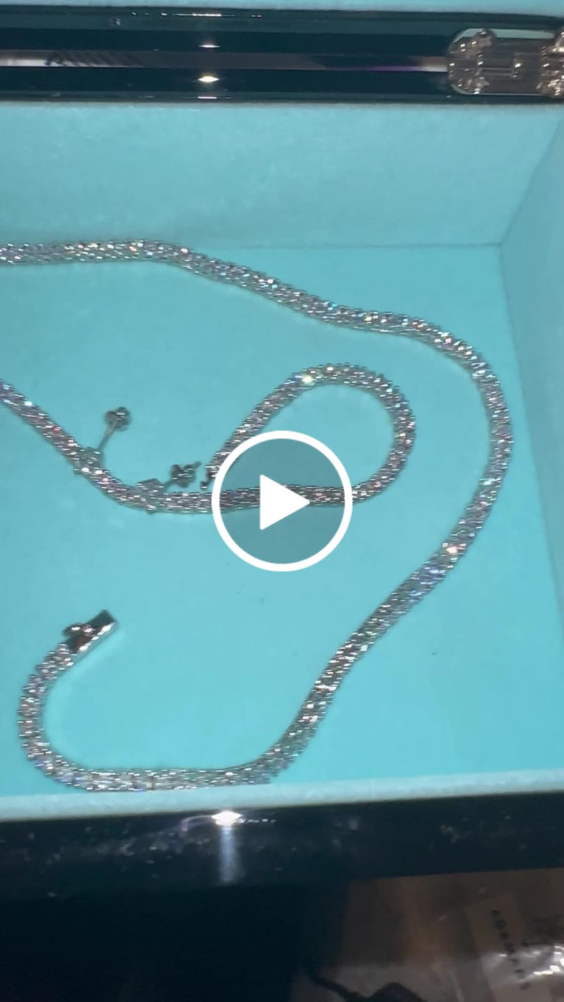 Customer video review of Moissanite Stud Earrings - 925 Silver