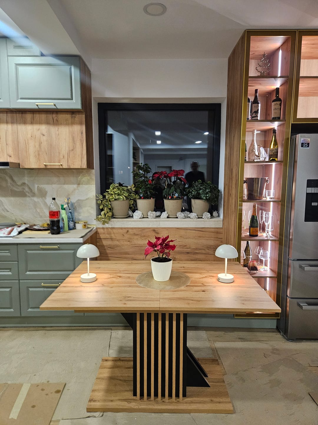 Customer photo review of Masa extensibila FABIANO, stejar/negru, PAL laminat, 130/175x85x76 cm