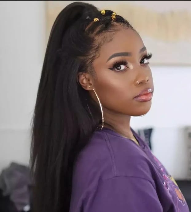 Customer photo review of MORE FACE Pre-bleached Kinky Straight Wear Go Glueless Wig 7x5 Pre-cut HD Lace Pre-plucked