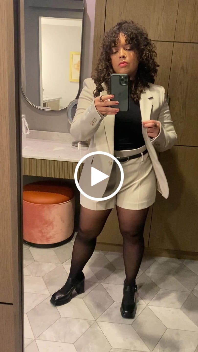 Customer video review of Claudia Black